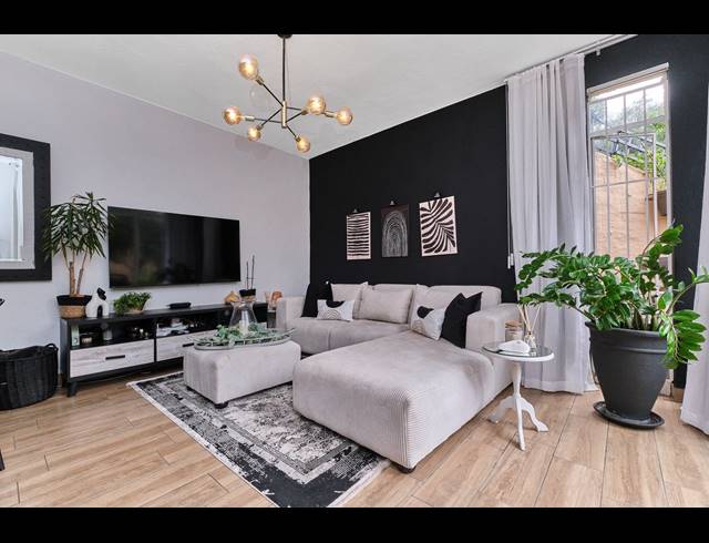 3 BEDROOM APARTMENT RENTED IN SANDOWN